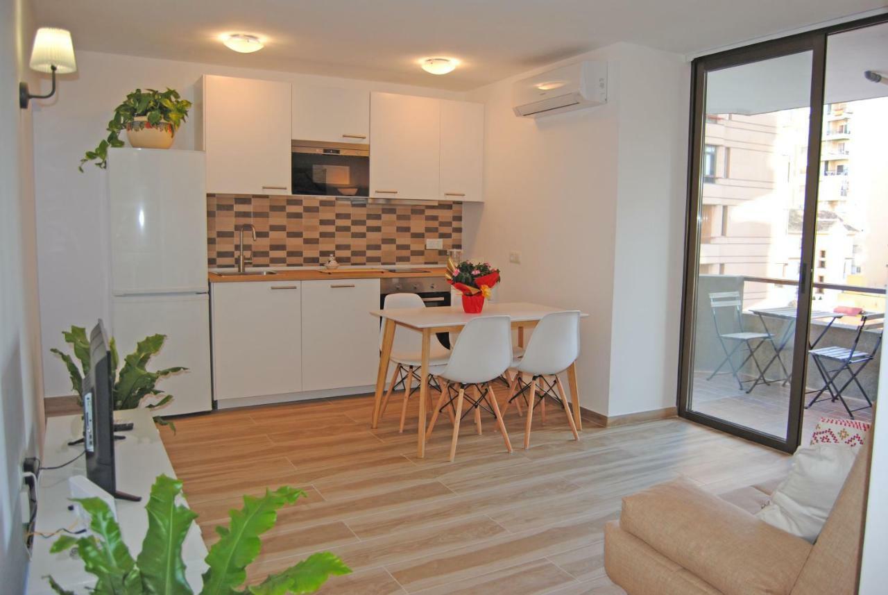 Recently Refurbished Apartment With Sea Views. Fuengirola Kültér fotó